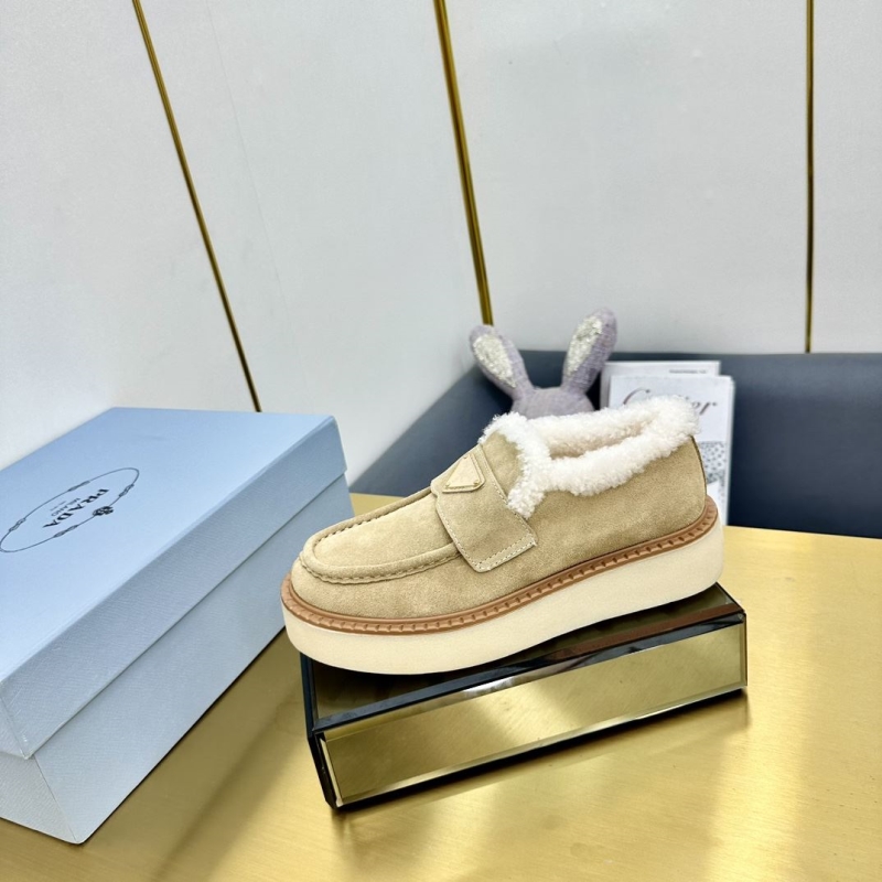 Pra*a casual shoes